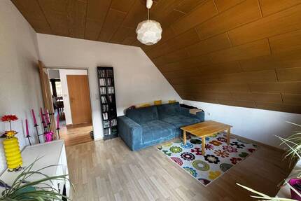 3 ZKB Dachgeschosswohnung mit Balkon zu vermieten! - Butjadingen Burhave