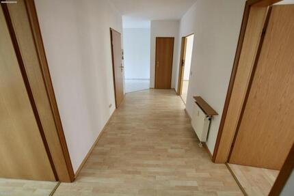 Schöne 3-Raum Wohnung mit Balkon, Gäste-WC und Fußbodenheizung im Bad! - Gera