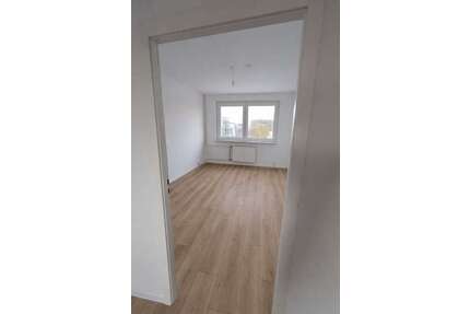 Wohnung zum Kaufen in Waren (Müritz) 135.000,00 € 68 m²