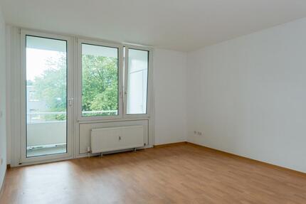 * SCHMUCKSTÜCK ZUM VERLIEBEN * ren. 2-Zimmer-Wohnung m. Balkon - Duisburg Essenberg