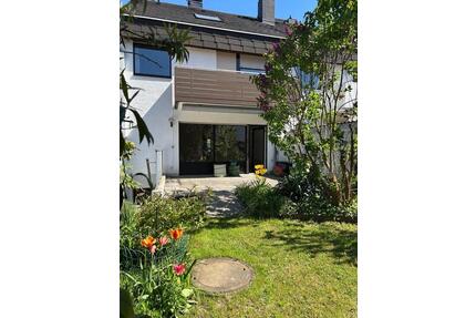 Attraktives RMH in ruhiger Feldrandlage in Frankfurt, Nd-Eschbach - Frankfurt am Main Bonames