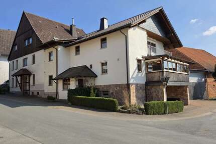 Haus zum Kaufen in Marienmünster-Altenbergen 299.000,00 € 400 m²