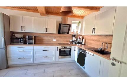 Einfamilienhaus mit Einliegerwohnung, 180qm, Modernisiert - Oettingen in Bayern