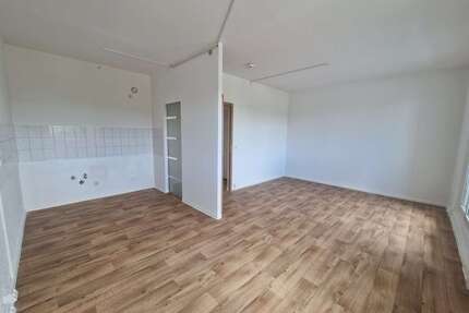 Wohnung zum Mieten in Dessau-Roßlau 365,00 € 56.1 m²