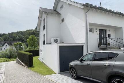 Moderne, neuwertige DHH (Effizienzklasse A) mit Einliegerwohnung - provisionsfrei - Baden-Baden Ebersteinburg