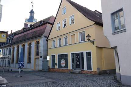 Gepflegtes, großzügiges Mehrfamilienhaus mit Gewerbe in 91522 Ansbach