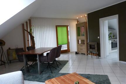 schöne helle großzügige 2 Zimmerwohnung mit großem Balkon - Veitsbronn