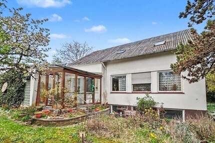 Haus zum Kaufen in Neutraubling 560.000,00 € 240 m²