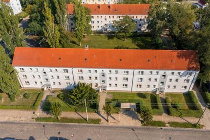 Kleine Dachwohnung für Singls - 264,00&nbsp;EUR Kaltmiete, ca.&nbsp; 44,00&nbsp;m&sup2; in Staßfurt (PLZ: 39418)