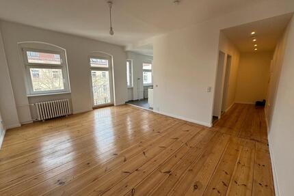 Modernisierte 1-Zimmer-Altbauwohnung mit Einbauküche & Badewanne I Unbefristet & ab sofort! - Berlin Mitte