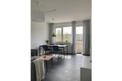 Helle, schöne 2 Zi-Whg. m. Balkon u. Stellplatz, voll möbliert - Greifswald Groß Schönwalde