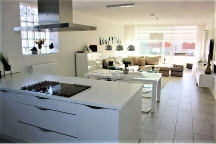 Moderne 3-Zimmer-Wohnung am Stadtrand mit sonnigem Balkon, optional mit Garage. - Düren