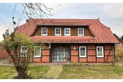 Charmantes Fachwerkhaus, Einfamilienhaus, Wohnfläche 200 m2 - Rethem (Aller)