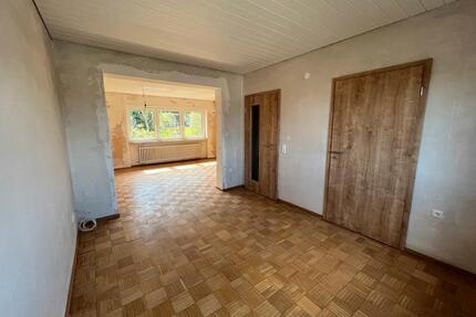 Helle Wohnung in Bad Neustadt - 700,00&nbsp;EUR Kaltmiete, ca.&nbsp; 83,00&nbsp;m&sup2; in Bad Neustadt an der Saale (PLZ: 97616)