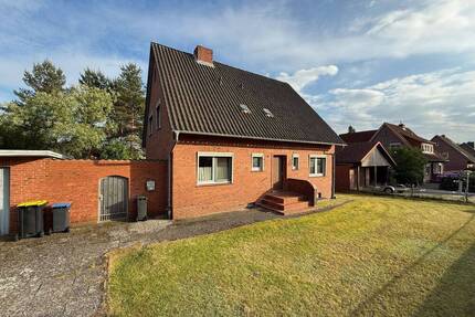 *** Großzügiges Einfamilienhaus mit Vollkeller in Adendorf ***