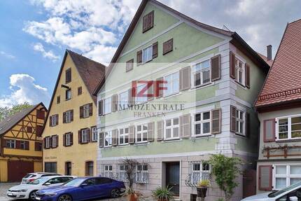Historisches, aufgeteiltes Wohn- und Geschäftshaus mit Potenzial in Bestlage von Dinkelsbühl