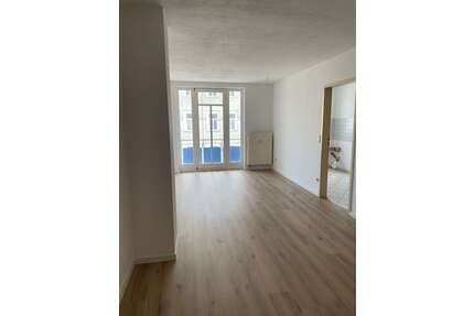 Wohnung zum Mieten in Chemnitz 325,00 € 56.9 m²