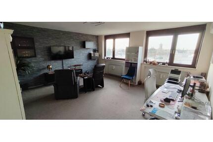 Helle modernisierte Wohnung in zentraler Lage - Duisburg Essenberg