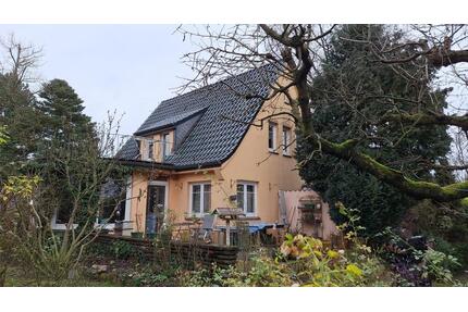 Ein stimmungsvolles Haus mit einem alten Garten - Timmendorfer Strand