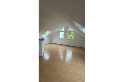 sonnige kleine Wohnung im Süden von Chemnitz zu vermieten