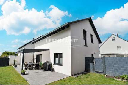 Haus zum Kaufen in Solingen Höhscheid 650.000,00 € 146.03 m² - Solingen / Höhscheid