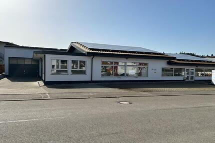 Gewerbehalle mit Sozialräume, für Produktion, Praxis, Lager, Büro - Zimmern ob Rottweil