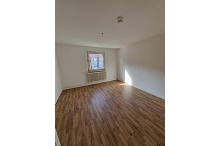 **Gertrudenstraße 4, Bad | Großzügige 7-Zimmer-Erdgeschosswohnung mit Renovierungsbonus – Viel Platz für Ihre Ideen! - Salzgitter Ortschaft Südost