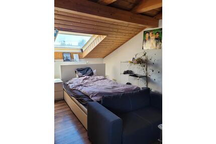 Lichtdurchflutetes 22m² WG-Zimmer in Olching ab 15.06.