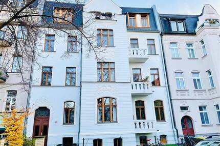 *Paulusviertel* Exklusive 4 Zimmer-Wohnung im Baudenkmal mit Stuck, hohen Decken und zwei Balkonen, vermietet - Halle