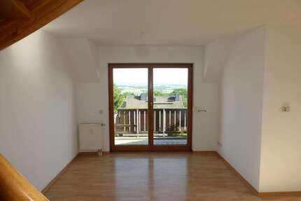 Wohnung zum Mieten in Hohenstein-Ernstthal 450,00 € 64.5 m²