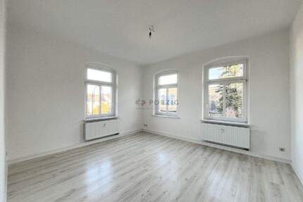 Ihr neues Zuhause: Charmante 2-Raum-Wohnung mit Einbauküchen-Option - Oberlungwitz