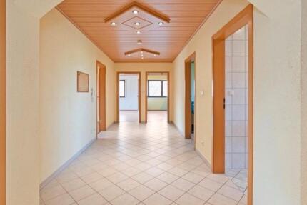 4 Zimmer Wohnung - 1.000,00&nbsp;EUR Kaltmiete, ca.&nbsp; 121,00&nbsp;m&sup2; in Veitsbronn (PLZ: 90587)