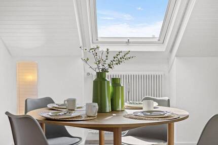 Sofort bezugsfertig! Modernisierte, lichtdurchflutete 3-Zi.-Wohnung in top Lage in Neutraubling