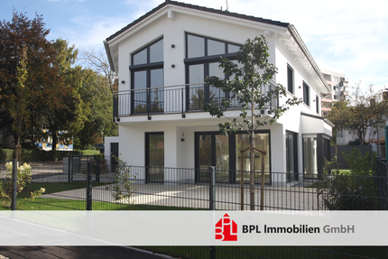 Haus zum Mieten in Neuried 4.550,00 € 240 m²