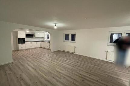 Großzügige 2-Zimmer-Wohnung (Souterrain) mit 71m² Wohnfläche - Blomberg