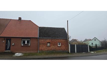 Haushälfte mit Mieteinnahmen (6% Rendite) - Havelberg