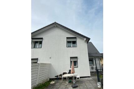 Schöne 2 ZKBB bei Taunusstein - 550,00&nbsp;EUR Kaltmiete, ca.&nbsp; 55,00&nbsp;m&sup2; in Taunusstein (PLZ: 65232)
