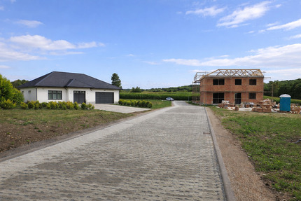 Großzügiges Baugrundstück in Theuma mit viel Platz für Ihr modernes Eigenheim.