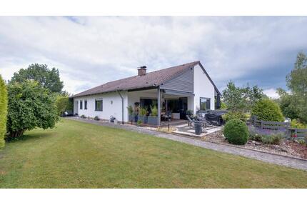 Traumhaftes Einfamilienhaus im Bungalowstil mit Einliegerwohnung - Oberkotzau