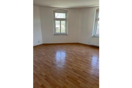 3-Zimmerwohnung mit Laminat, Abstellraum und Wanne - Chemnitz Ebersdorf