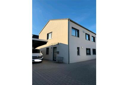 Hochwertig, Modern, Provisionsfrei: Reiheneckhaus in Top-Lage - Abensberg