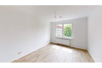 Hier lädt ein großer Balkon zum gemeinsamen Verweilen ein - Chemnitz Furth