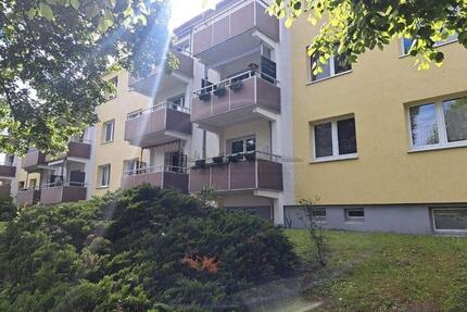 Renovierte, gut geschnittene 2,5-Zimmer Wohnung mit großem Balkon in ruhiger Wohnanlage - Fehrbellin