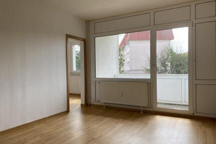 Sofort einziehen & wohlfühlen- 1-Raumwohnung mit Balkon in ruhiger Lage *ideal für Azubis Studenten* - Köthen (Anhalt)