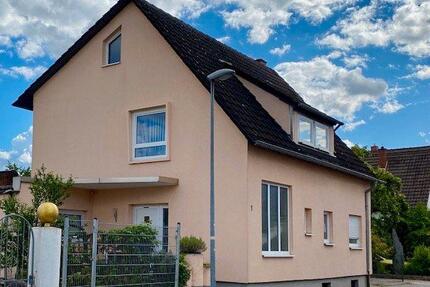 Großzügiges freistehendes 1-2 Familienhaus mit Garten und Garage - Haßloch