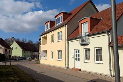 2-Zimmer Dachgeschoßwohnung Wohnung mit offener Küche und Duschbad - Stavenhagen Stavenhagen, Reuterstadt