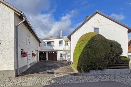 Haus zum Kaufen in Barchfeld-Immelborn 98.000,00 € 215 m²