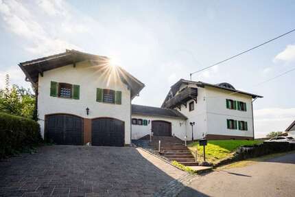 Haus zum Kaufen in Neustadt (Wied) 489.000,00 € 303 m²