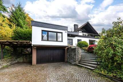 Haus zum Kaufen in Kelkheim -Eppenhain 749.000,00 € 220 m²