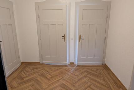 4-Raum-Mietwohnung - 900,00&nbsp;EUR Kaltmiete, ca.&nbsp; 115,30&nbsp;m&sup2; in Crimmitschau (PLZ: 08451)